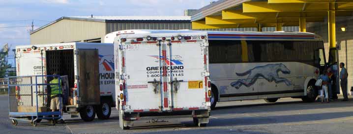 Greyhound Canada MCI D4505 with trailer 1285